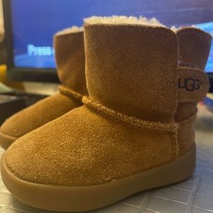 UGG® Kids' Keelan Suede Boot Crib Shoes (Infant) Brown